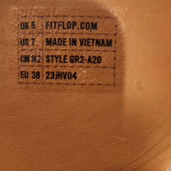 NWOB- Women's Fitflop SHUV Leather Upper Cream Sandals With Adjust. Strap Size 7 - Picture 4 of 8